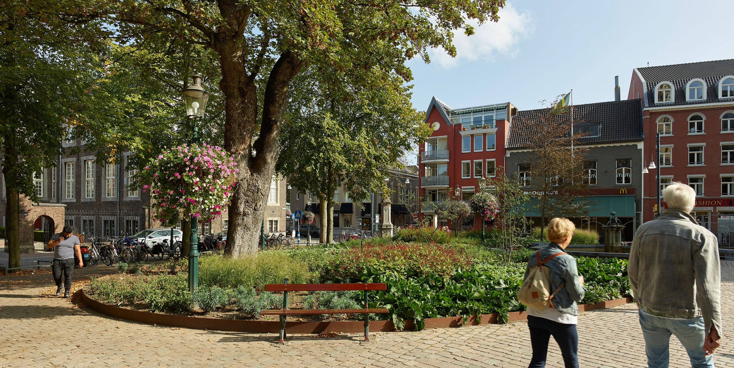 Munssterplein-Roermond-9-2500x1225.jpg Munssterplein-Roermond-9-2500x1225.jpg