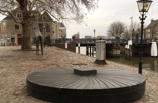 Plaatsing Molensteen Bank Dordrecht