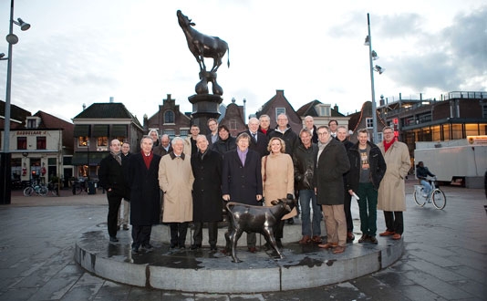 commissie Bouwpluim bezoekt Koemarkt