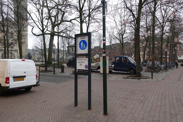 Munsterplein Roermond 03