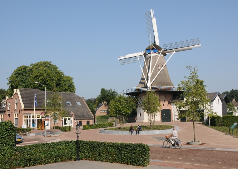 Oplevering Molenaarsplein en 1e fase Stationsstraat Ermelo