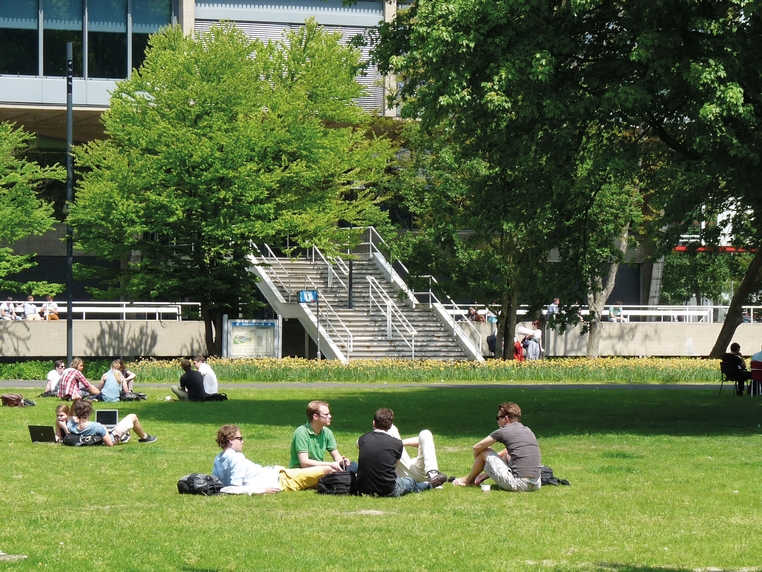 Campus en Groene Loper TU/e Eindhoven geselecteerd voor Jaarboek 2014